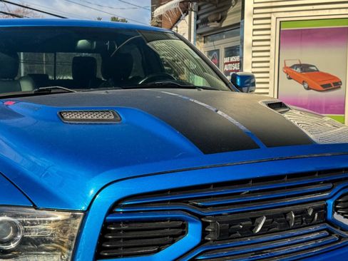 Used 2018 RAM 1500 Sport w/ Hydro Blue Sport Package image 9