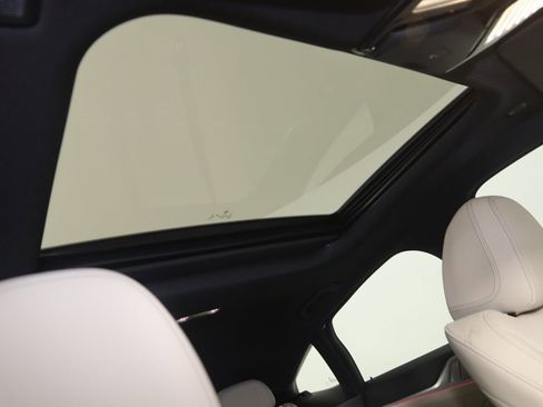 Used 2022 BMW i4 eDrive40 w/ M Sport Package image 11