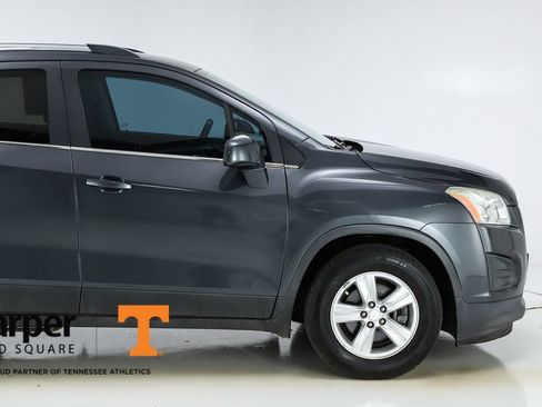 Used 2016 Chevrolet Trax LT FWD image 12