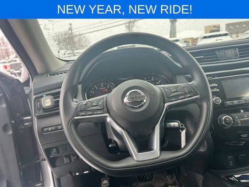 Used 2017 Nissan Rogue S image 11