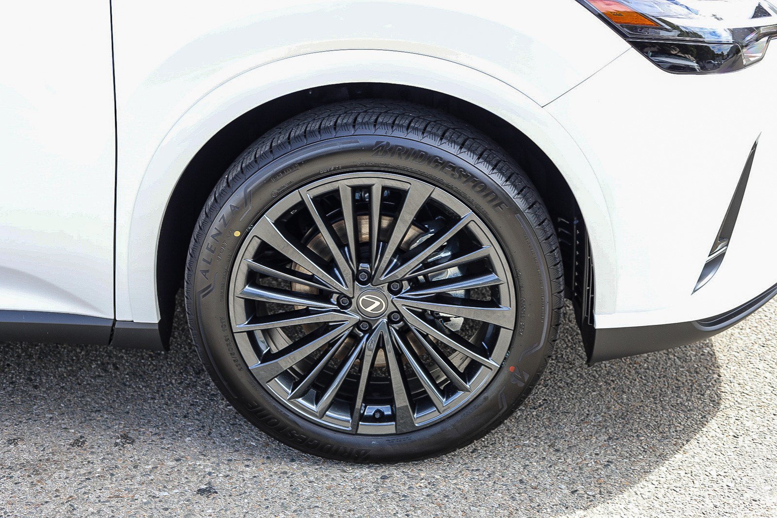 New 2026 Lexus RX 450h AWD w/ Convenience Package image 10