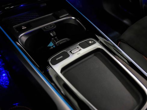 Used 2024 Mercedes-Benz GLB 35 AMG 4MATIC image 25