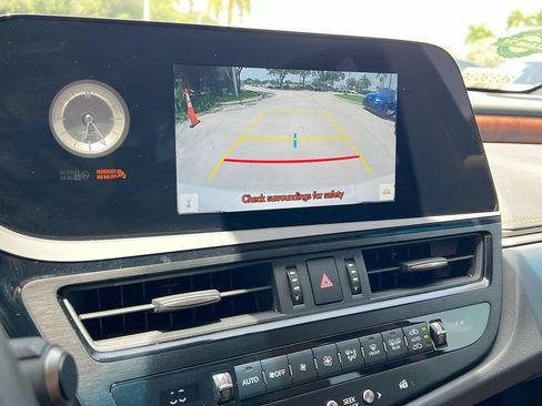Used 2025 Lexus ES 350 w/ Premium Package FWD image 16