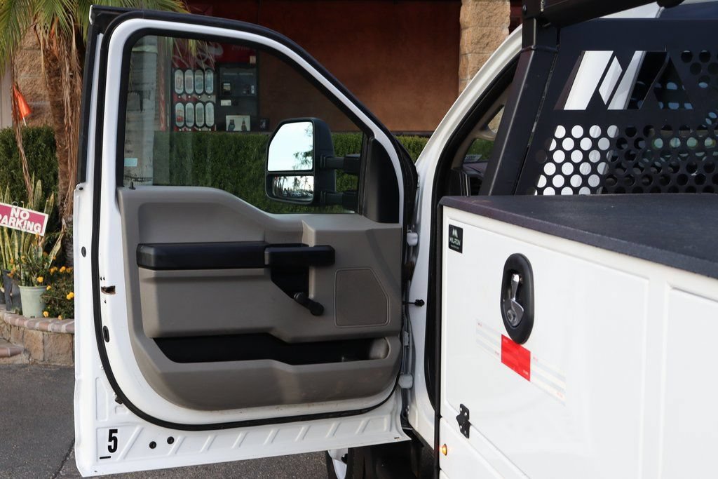 Used 2019 Ford F550 2WD Regular Cab Super Duty image 14