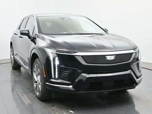 New 2026 Cadillac Optiq Luxury 2 AWD/4WD image 8