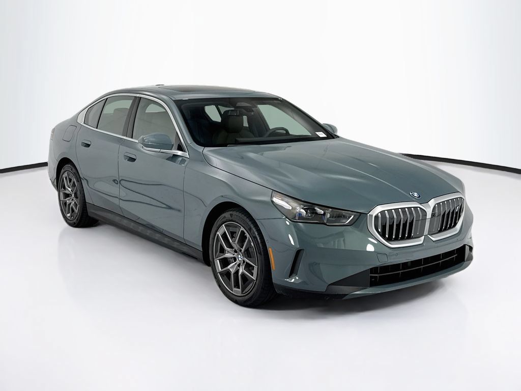 Used 2026 BMW i5 eDrive40 w/ Premium Package AWD/4WD image 3