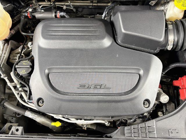 Used 2021 Chrysler Pacifica Touring-L FWD image 29