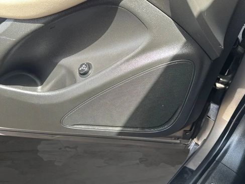 Used 2019 Buick Envision Essence FWD image 39
