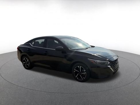 Used 2025 Nissan Sentra SV FWD image 2