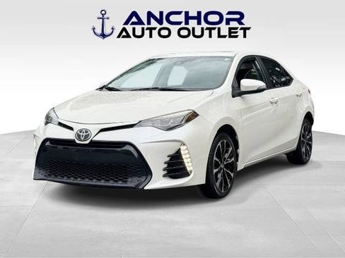 Used 2017 Toyota Corolla SE w/ SE Premium Package FWD image 4