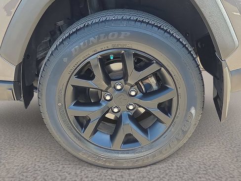 Used 2022 Toyota RAV4 LE AWD/4WD image 8