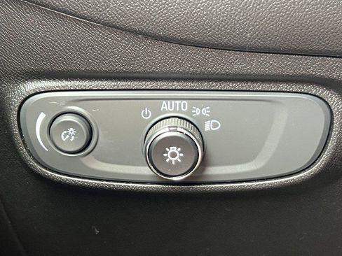 Used 2019 Chevrolet Equinox LT AWD/4WD image 15