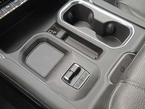 Certified 2025 GMC Sierra 2500 Denali image 21