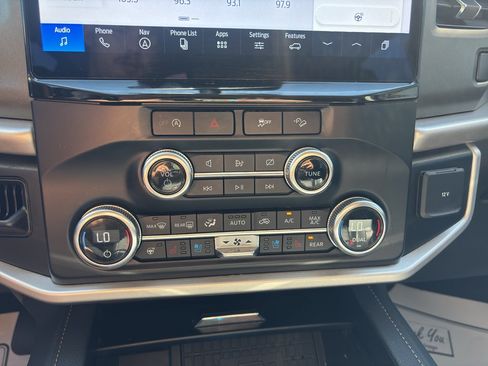 Used 2024 Ford Expedition XLT AWD/4WD image 14