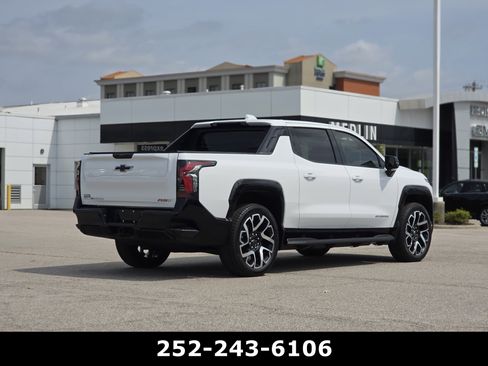 Used 2025 Chevrolet Silverado EV RST image 7