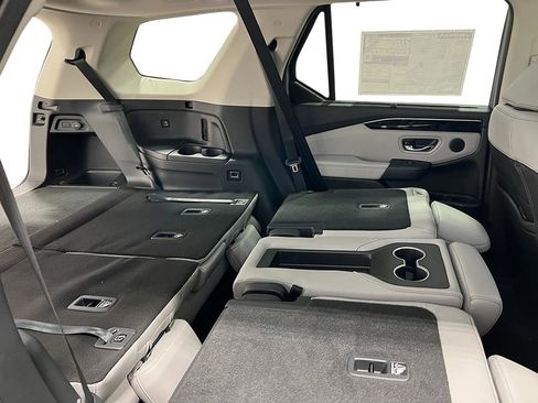 New 2025 Honda Pilot EX-L image 35