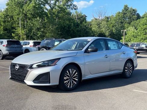 New 2026 Nissan Altima 2.5 SV FWD image 3