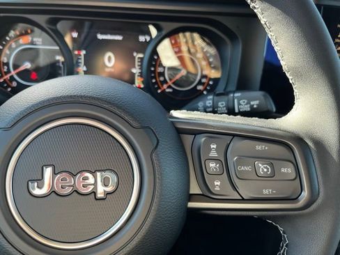 New 2026 Jeep Wrangler Unlimited Rubicon w/ Technology Group image 25