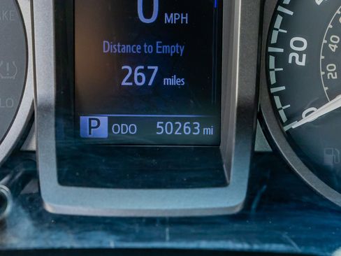 Used 2019 Toyota Tacoma TRD Off-Road AWD/4WD image 21
