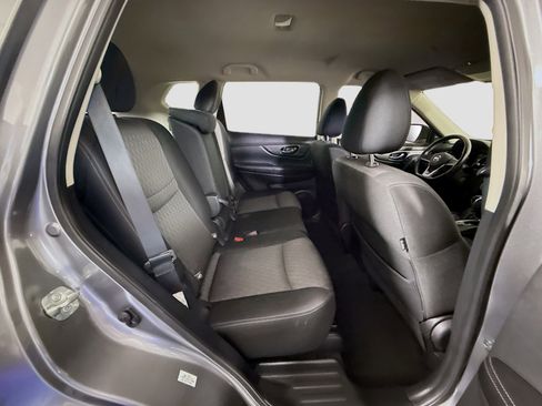 Used 2019 Nissan Rogue SV w/ Premium Package FWD image 27