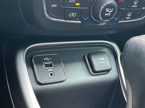 Certified 2021 Jeep Compass Latitude FWD image 51