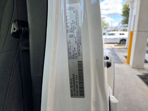 Used 2025 Jeep Wrangler Sahara AWD/4WD image 29