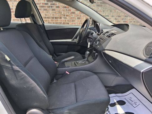 Used 2013 MAZDA MAZDA3 i SV FWD image 12