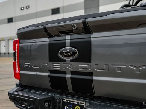 Used 2023 Ford F250 Lariat w/ Lariat Ultimate Package AWD/4WD image 16