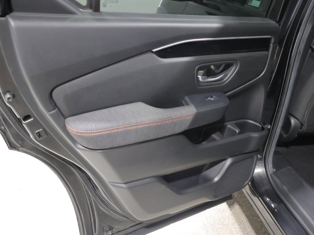 Used 2025 Honda Pilot Sport image 19
