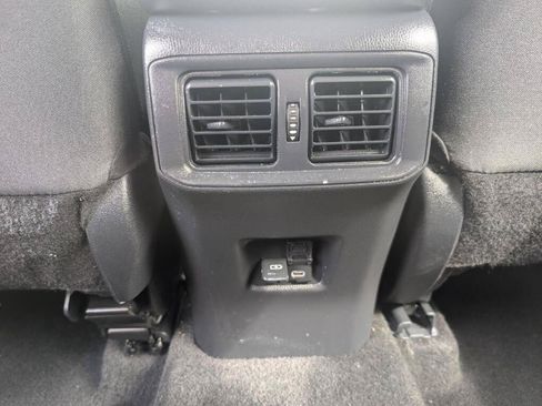 Used 2025 Toyota RAV4 XLE AWD/4WD image 8