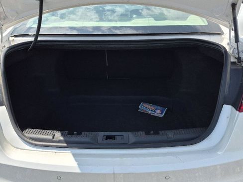 Used 2013 Ford Taurus SEL FWD image 3