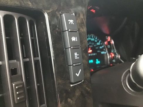 Used 2023 Chevrolet Express 2500 image 23