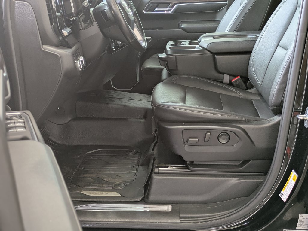Used 2022 GMC Sierra 1500 SLT w/ X31 Off-Road Package AWD/4WD image 7