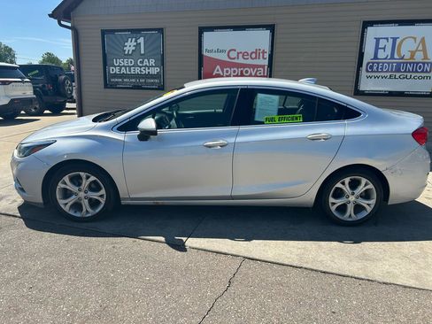 Used 2016 Chevrolet Cruze Premier FWD image 8