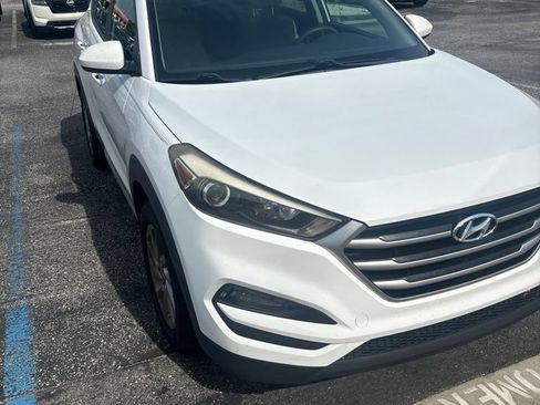 Used 2018 Hyundai Tucson SEL FWD image 2