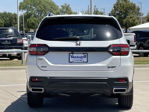 Certified 2025 Honda Pilot Sport image 5