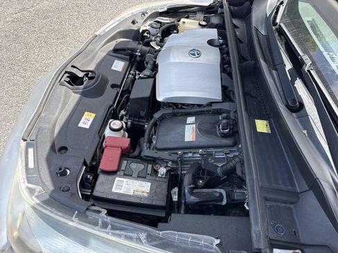 Used 2016 Toyota Prius Three Touring FWD image 31