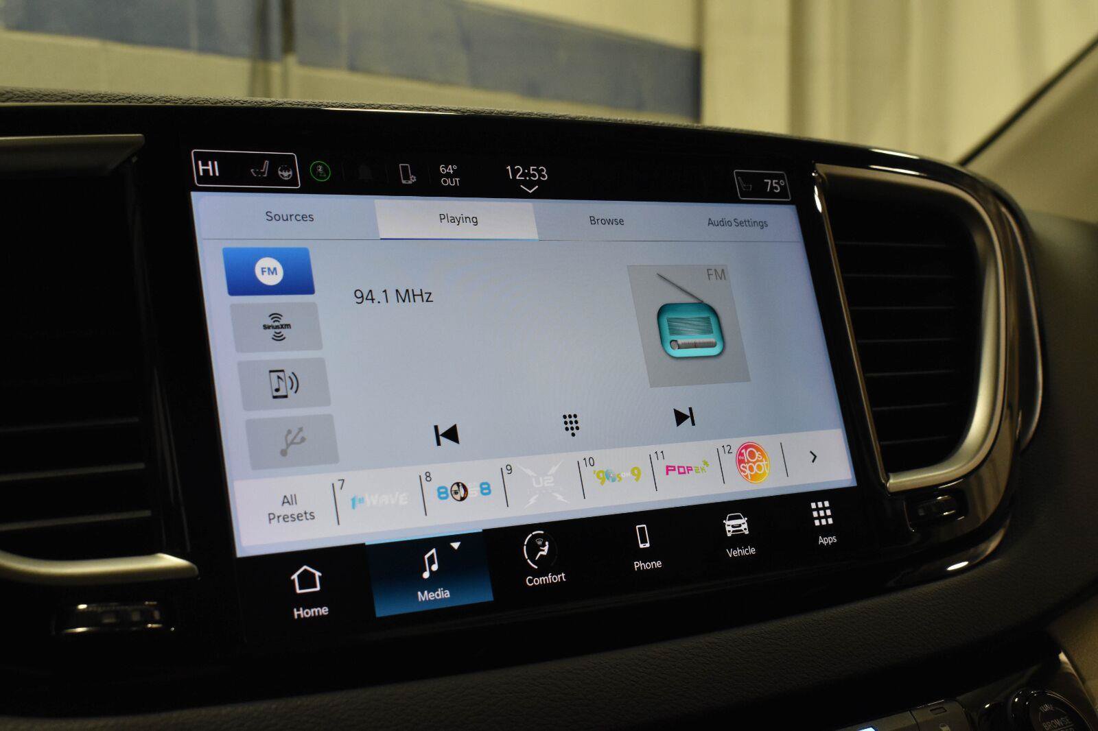 Used 2023 Chrysler Pacifica Touring-L FWD image 15