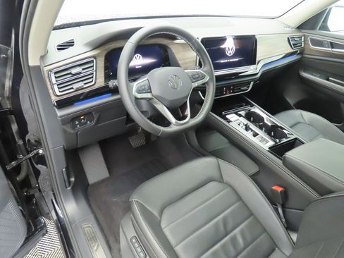 Certified 2024 Volkswagen Atlas SEL image 9