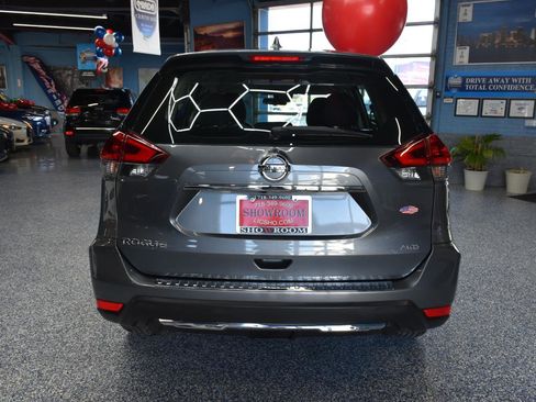 Used 2020 Nissan Rogue S image 6