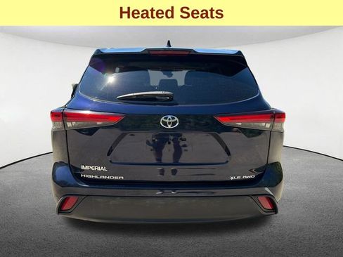 Used 2020 Toyota Highlander XLE AWD/4WD image 10