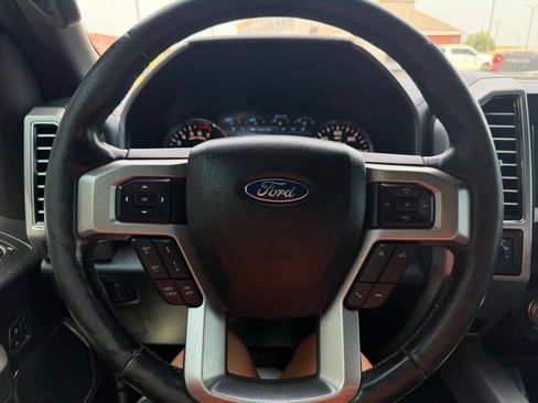 Used 2017 Ford F150 Platinum w/ Equipment Group 701A Luxury AWD/4WD image 24