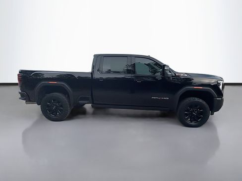 Used 2025 GMC Sierra 2500 AT4 w/ AT4 Premium Plus Package image 6