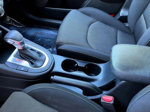 Used 2024 Kia Forte LXS FWD image 19