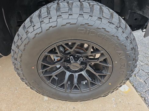 Used 2019 Ford F150 Raptor w/ Equipment Group 802A Luxury AWD/4WD image 3