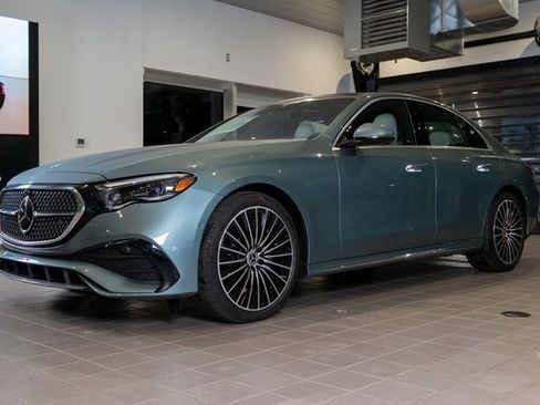 New 2026 Mercedes-Benz E 350 4MATIC Sedan image 3