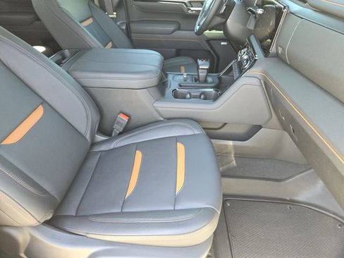Used 2025 GMC Sierra 1500 AT4 w/ AT4 Premium Package image 16