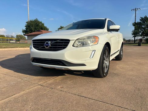 Used 2015 Volvo XC60 T6 w/ Proximity Package FWD image 3