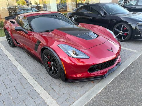 Used 2015 Chevrolet Corvette Z06 w/ 3LZ Preferred Equipment Group RWD image 2