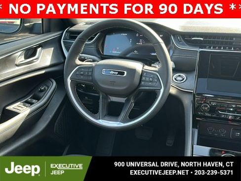 New 2025 Jeep Grand Cherokee Laredo w/ Luxury Tech Group I image 24